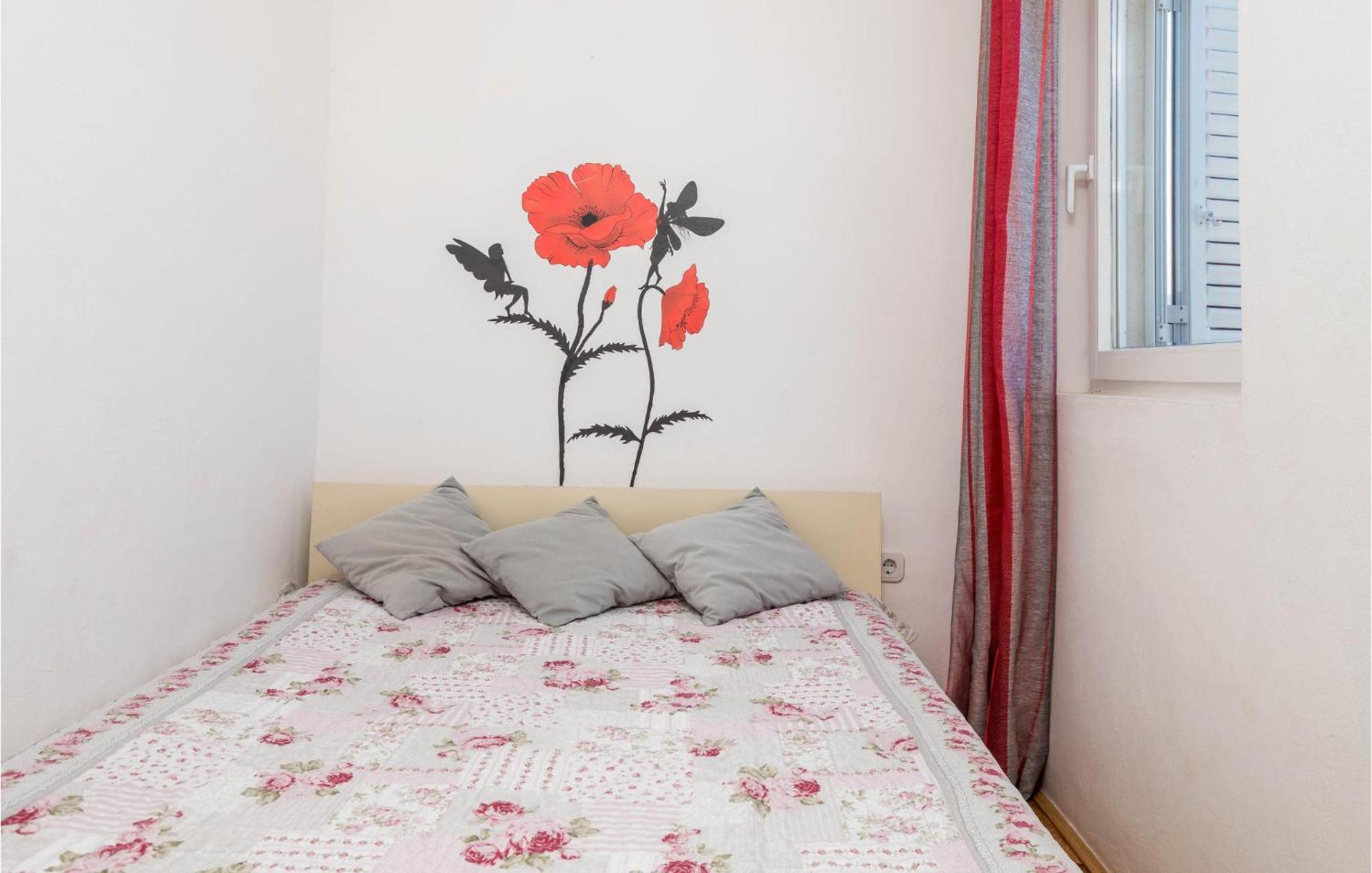 Pet Friendly Apartment In Stara Novalja With Wifi Zewnętrze zdjęcie